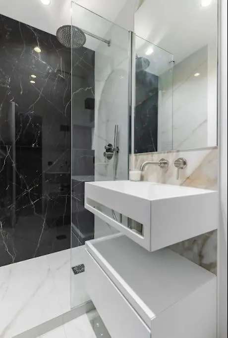 Chic Apartment In Paris 8Th - Near Champs-Elysee